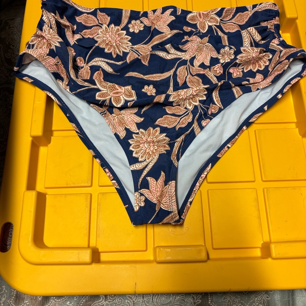 NWT 2pc Cupshe blue ruffle top & floral bottoms 2x